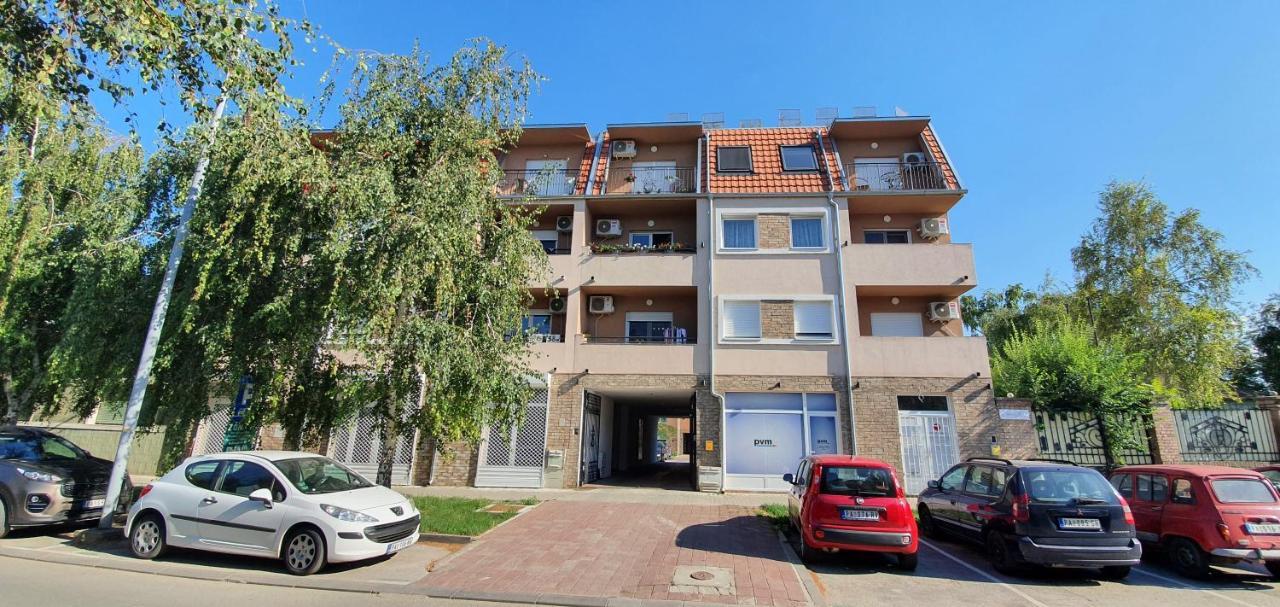 Julija Apartamento Pančevo Exterior foto